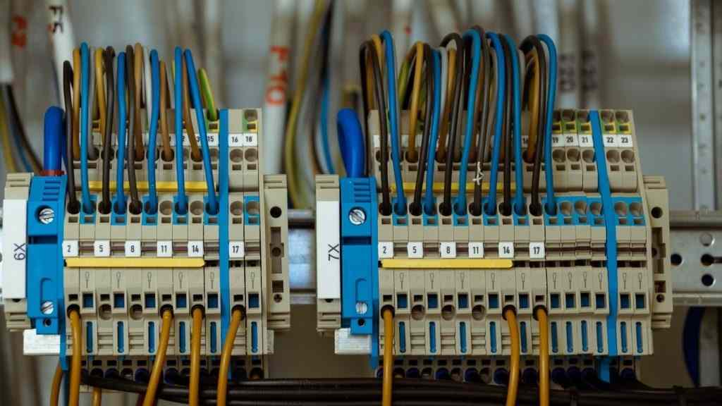 Electrician in Hingham